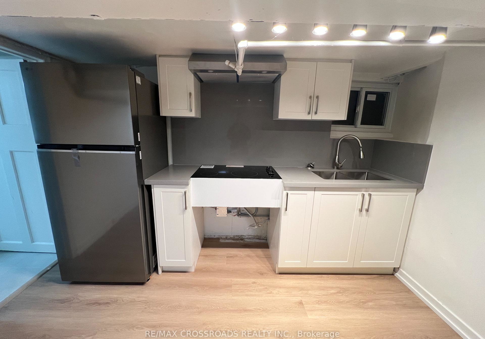 82-curzon-street-toronto-ontario-e12930758