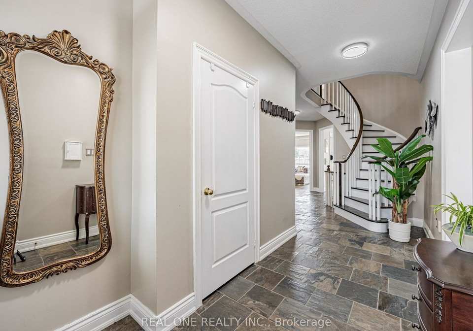 51-hanson-crescent-whitby-ontario-e12930982