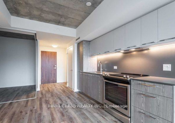 30-baseball-place-toronto-ontario-e12931570
