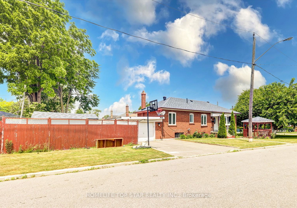 40-lombardy-crescent-scarborough-ontario-e12932004