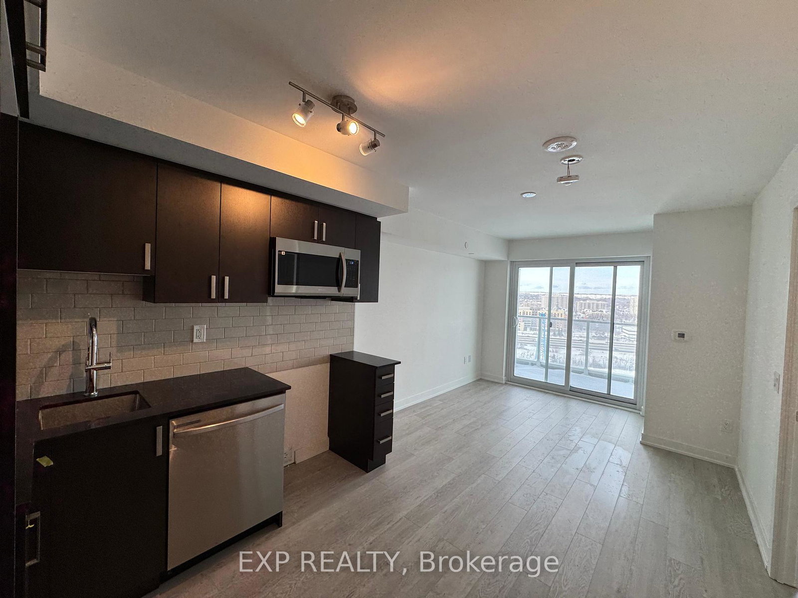 1010-sandy-beach-road-pickering-ontario-e12932022