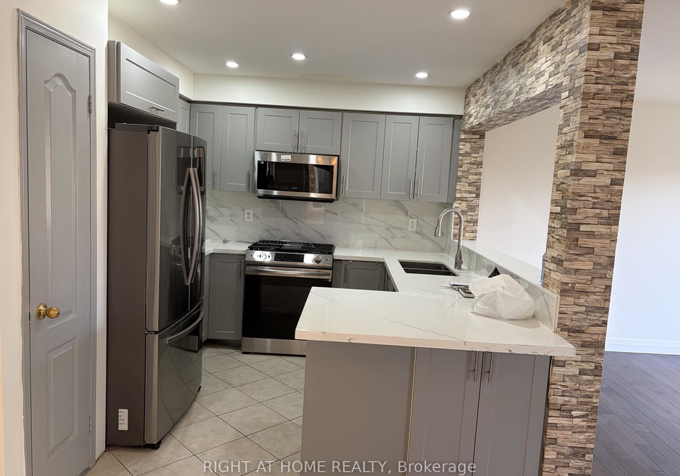 134-fencerow-drive-whitby-ontario-e12933172