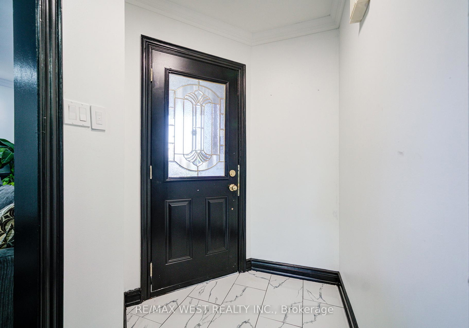 1648-pepperwood-gate-pickering-ontario-e12933290
