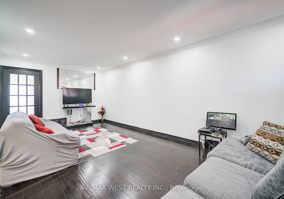1648-pepperwood-gate-pickering-ontario-e12933290