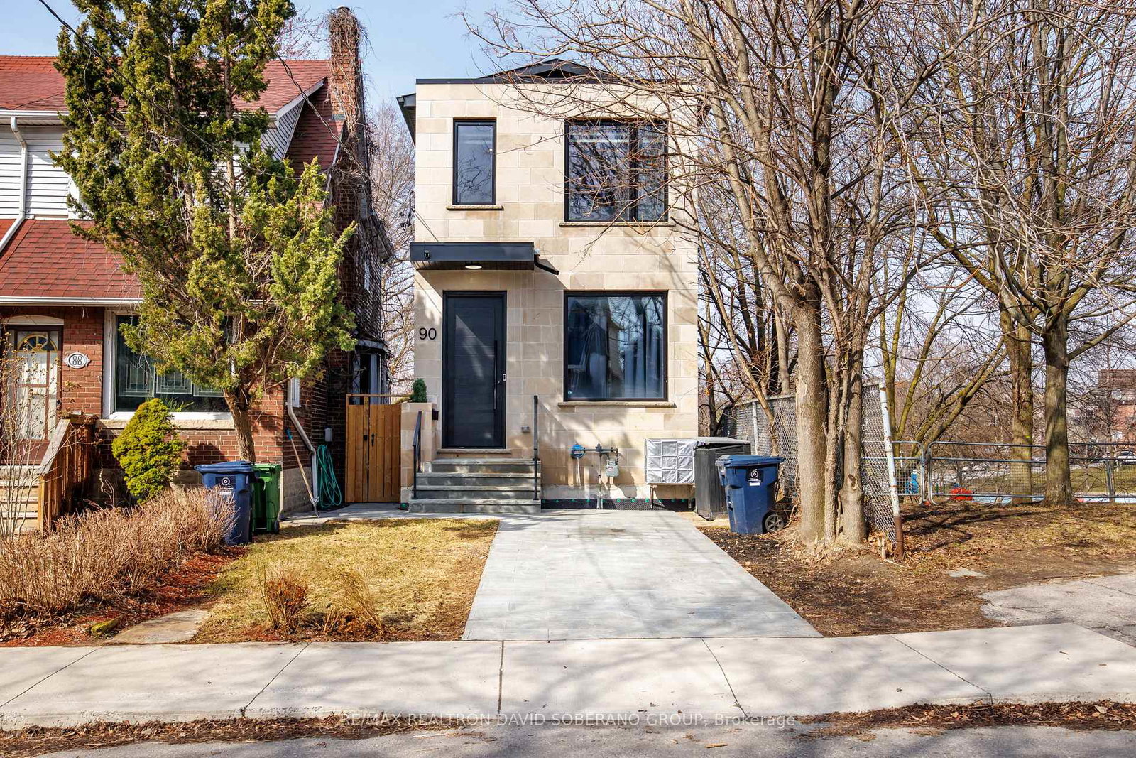 90-east-lynn-avenue-toronto-ontario-e12936918