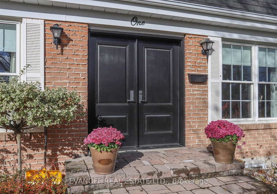 1-sonneck-square-scarborough-ontario-e12938828