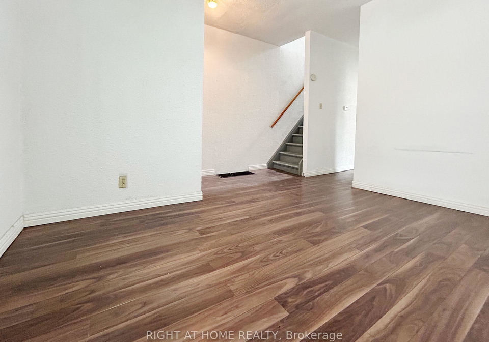 1313-gerrard-street-toronto-ontario-e12939754