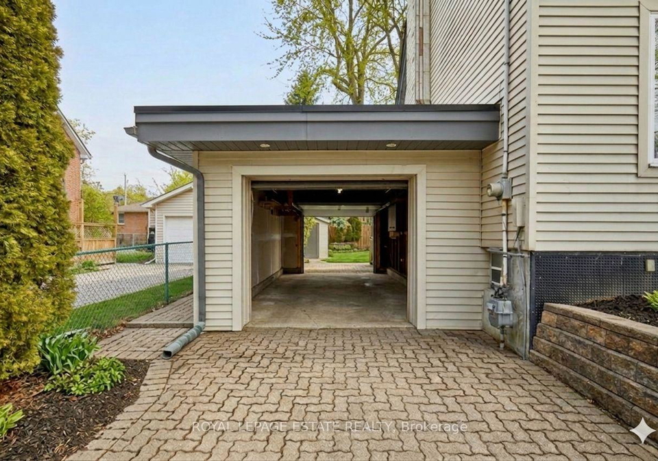 15-squires-avenue-east-york-ontario-e12940550