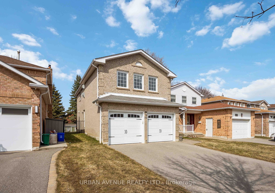 711-cowan-circle-pickering-ontario-e12941994