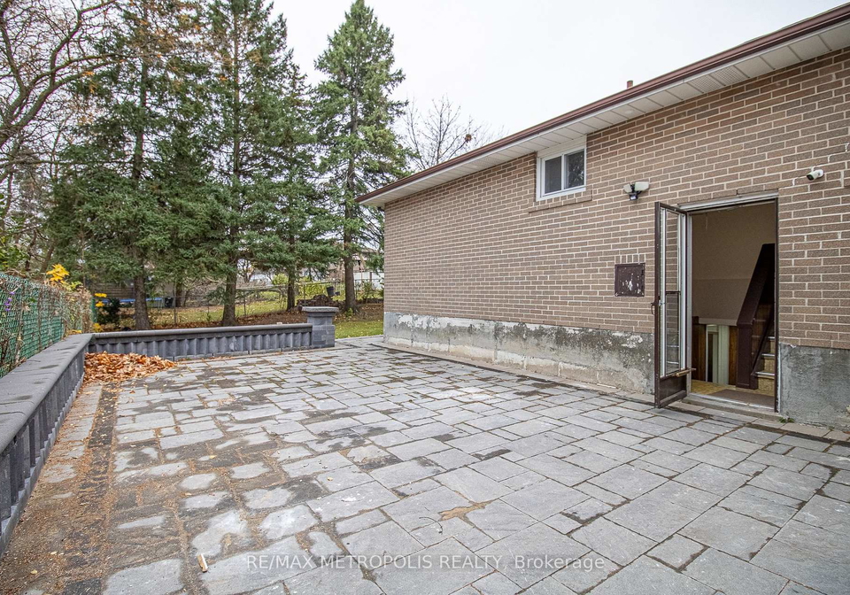 37-albacore-crescent-scarborough-ontario-e12946808