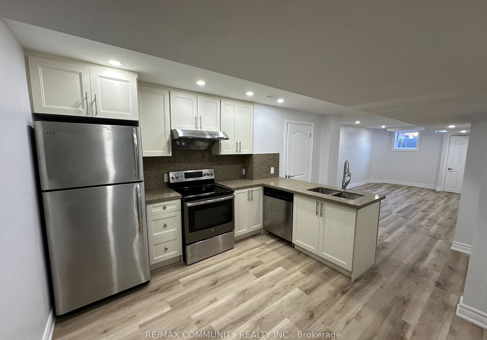 12-ball-crescent-whitby-ontario-e12948742