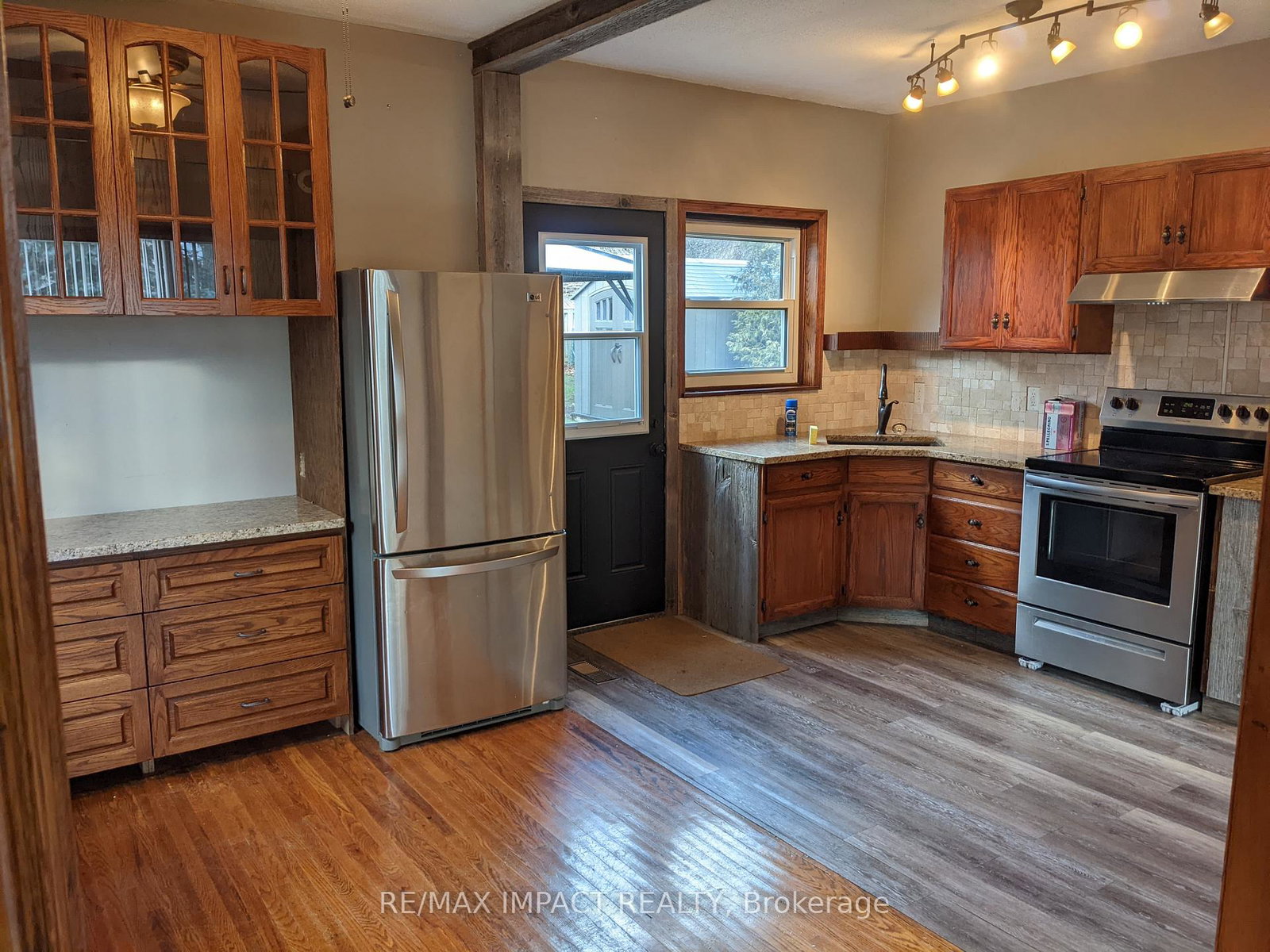 806-stone-street-oshawa-ontario-e12949524