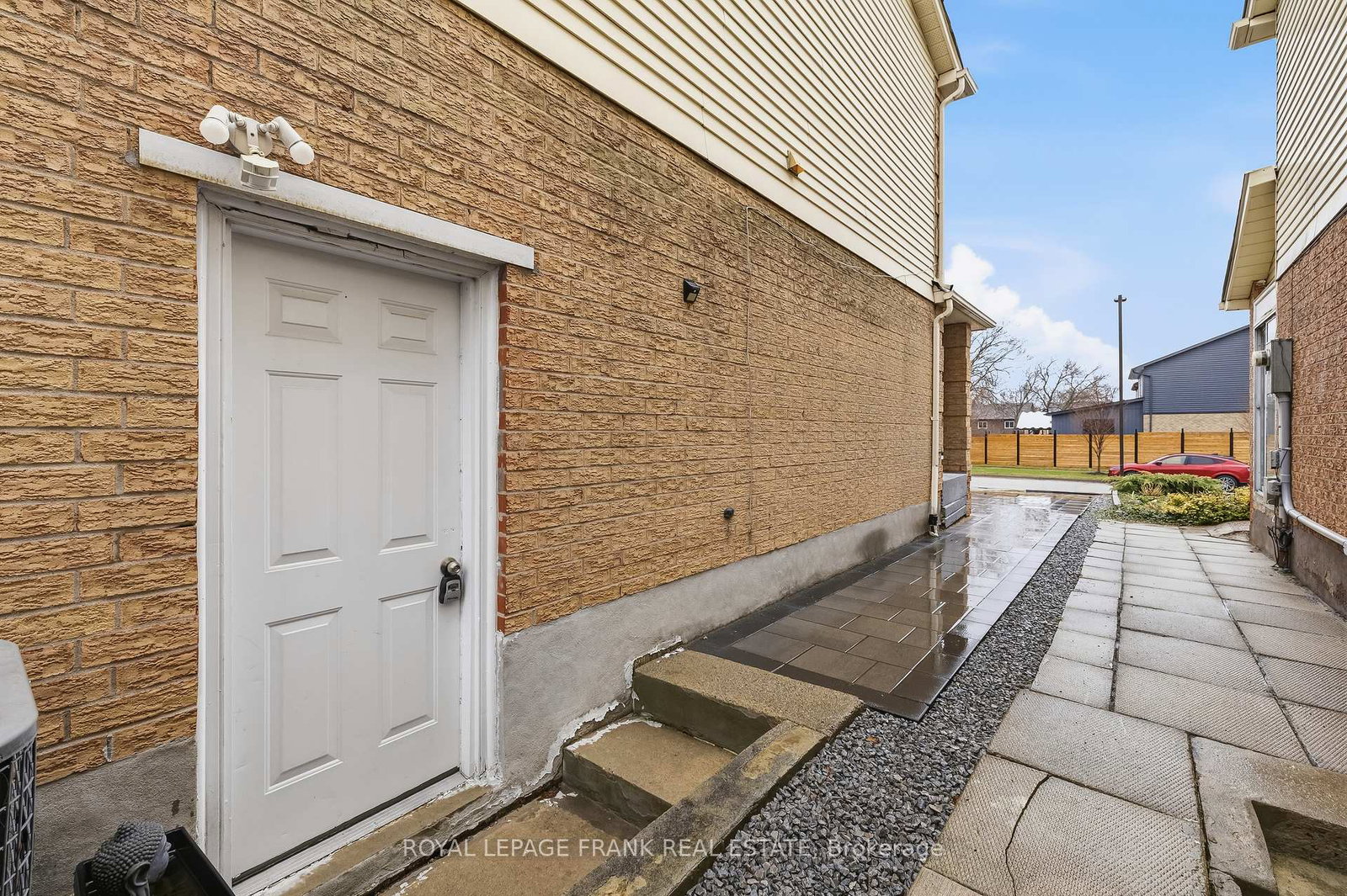 1549-woodruff-crescent-pickering-ontario-e12950502
