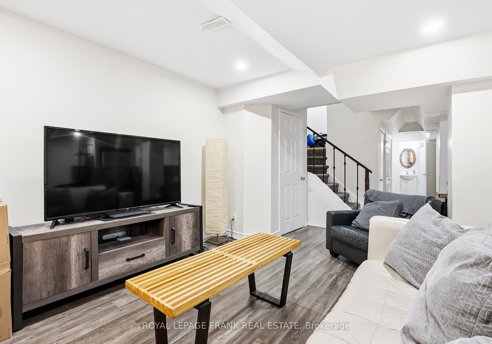 1549-woodruff-crescent-pickering-ontario-e12950502
