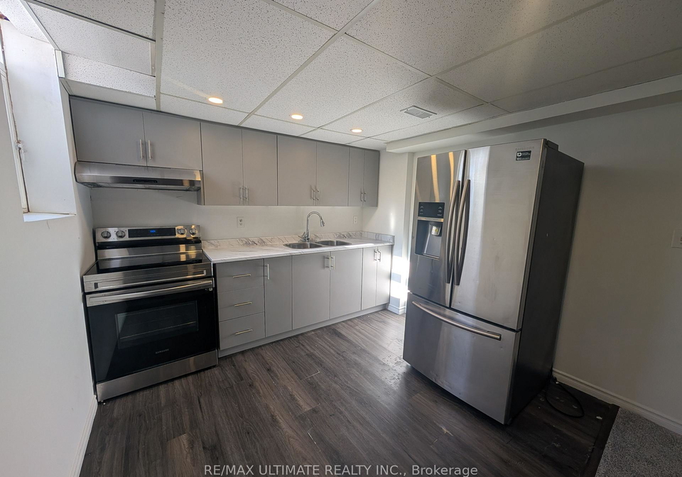 573-sheppard-avenue-pickering-ontario-e12952086