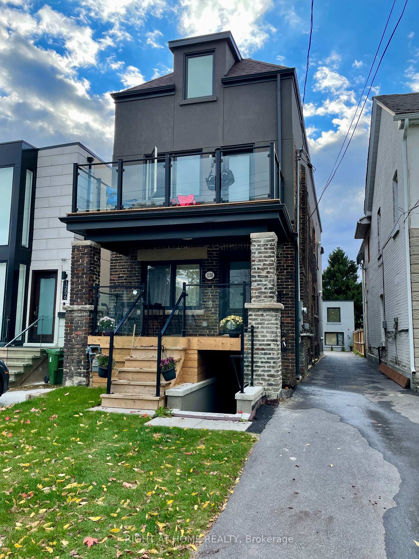 1258-broadview-avenue-east-york-ontario-e12952474