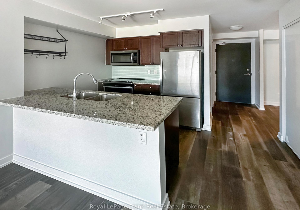 8-trent-avenue-toronto-ontario-e12954726