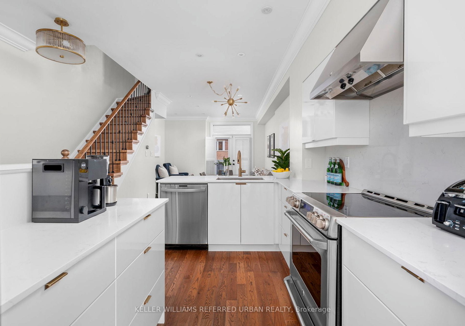 23-east-york-avenue-east-york-ontario-e12955892