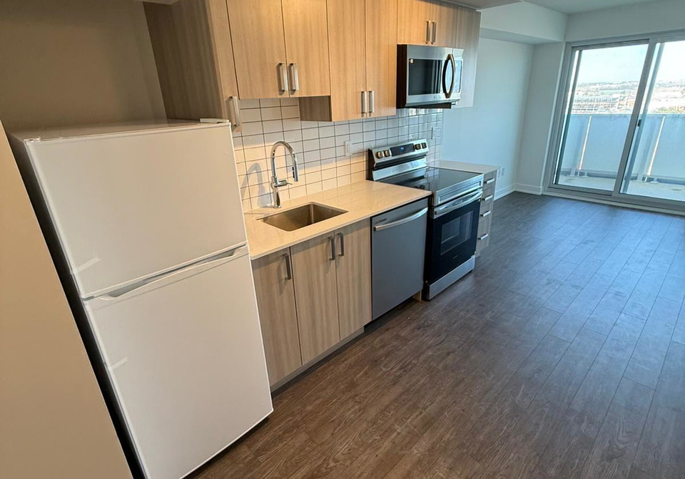 1010-sandy-beach-road-pickering-ontario-e12956414