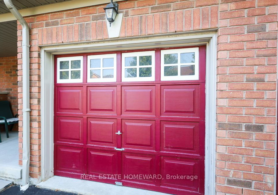 29-beer-crescent-ajax-ontario-e12956520
