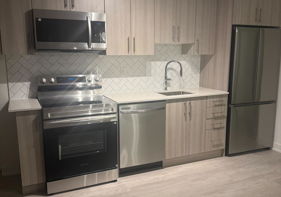1010-sandy-beach-road-pickering-ontario-e12957594