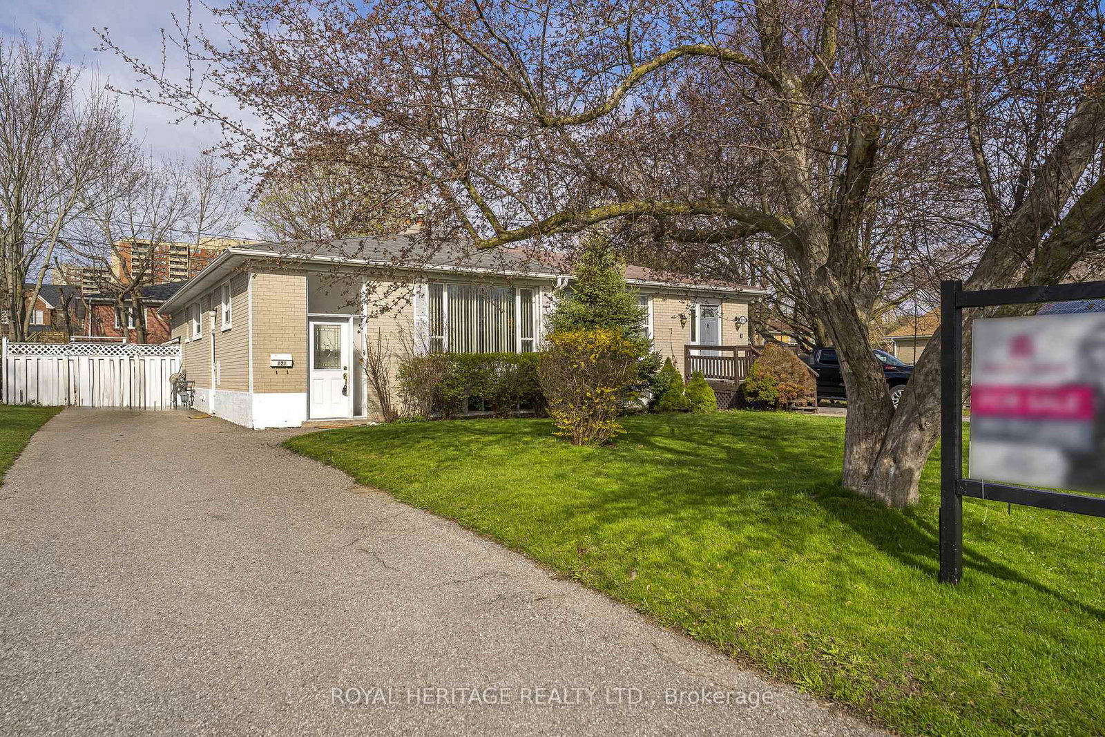 121-tulloch-drive-ajax-ontario-e12962680