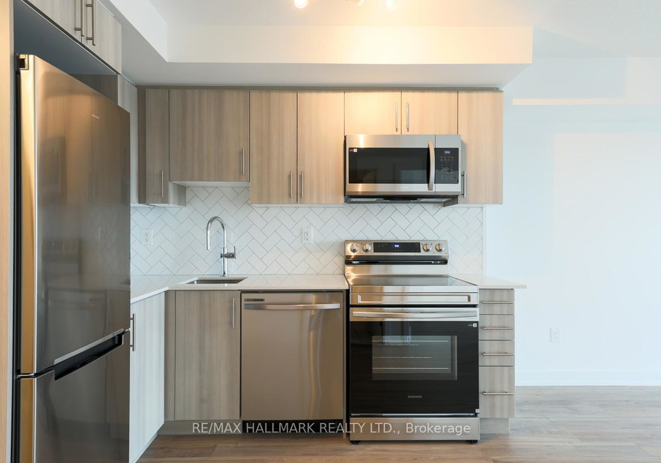 1010-sandy-beach-road-pickering-ontario-e12963584