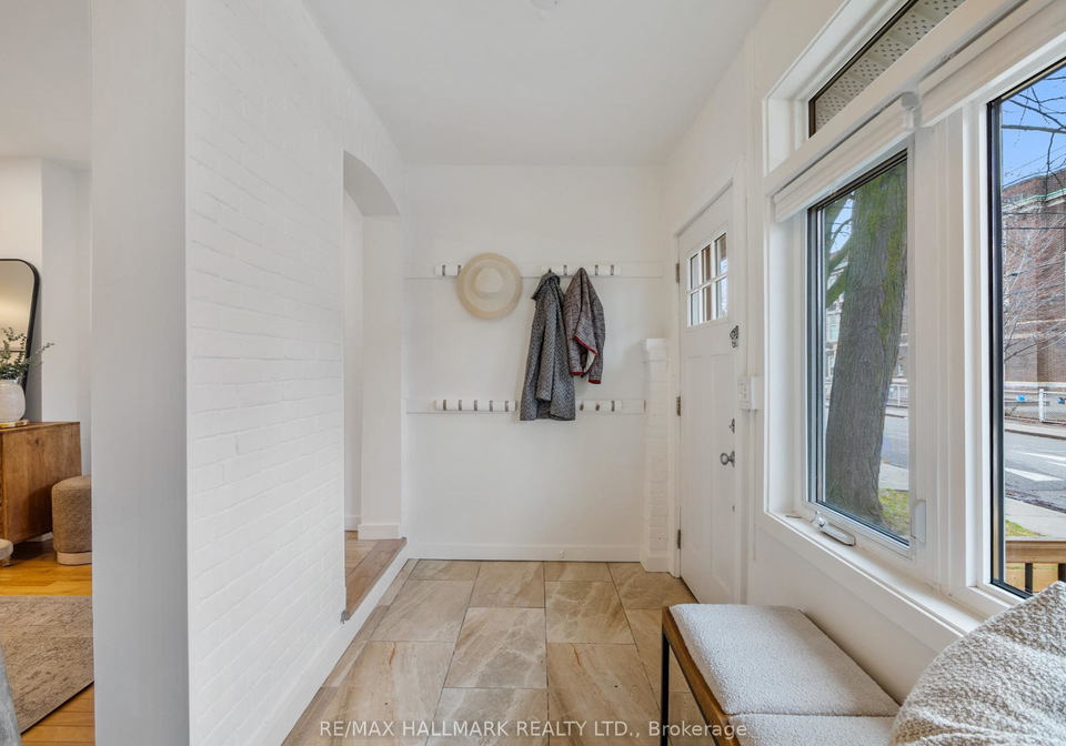 38-larchmount-avenue-toronto-ontario-e12963744