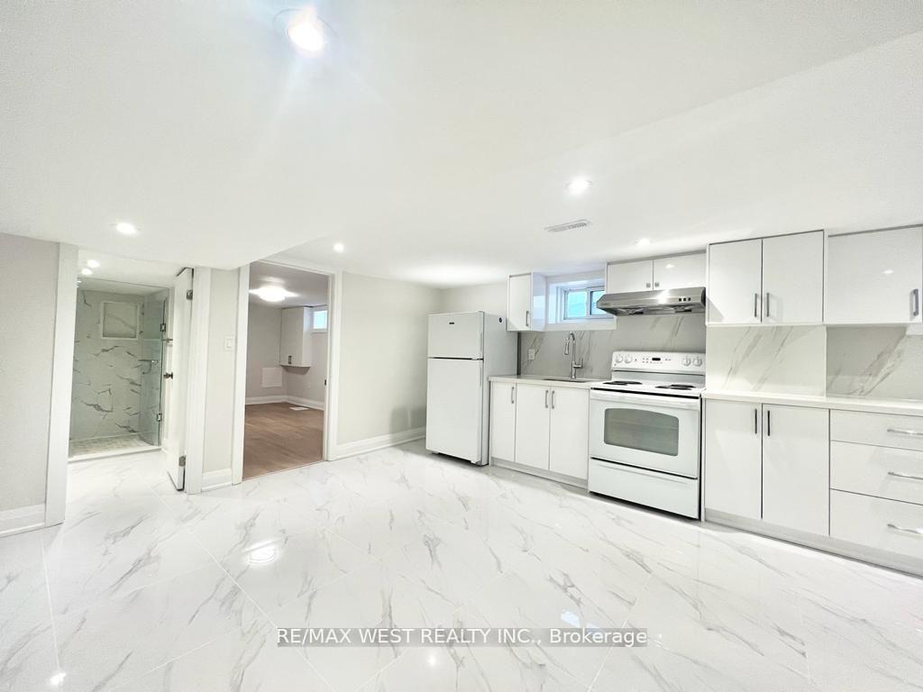 4-sutherland-avenue-east-york-ontario-e12963828