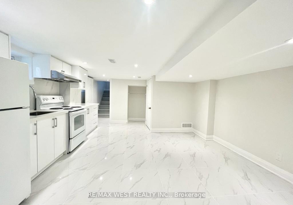 4-sutherland-avenue-east-york-ontario-e12963828