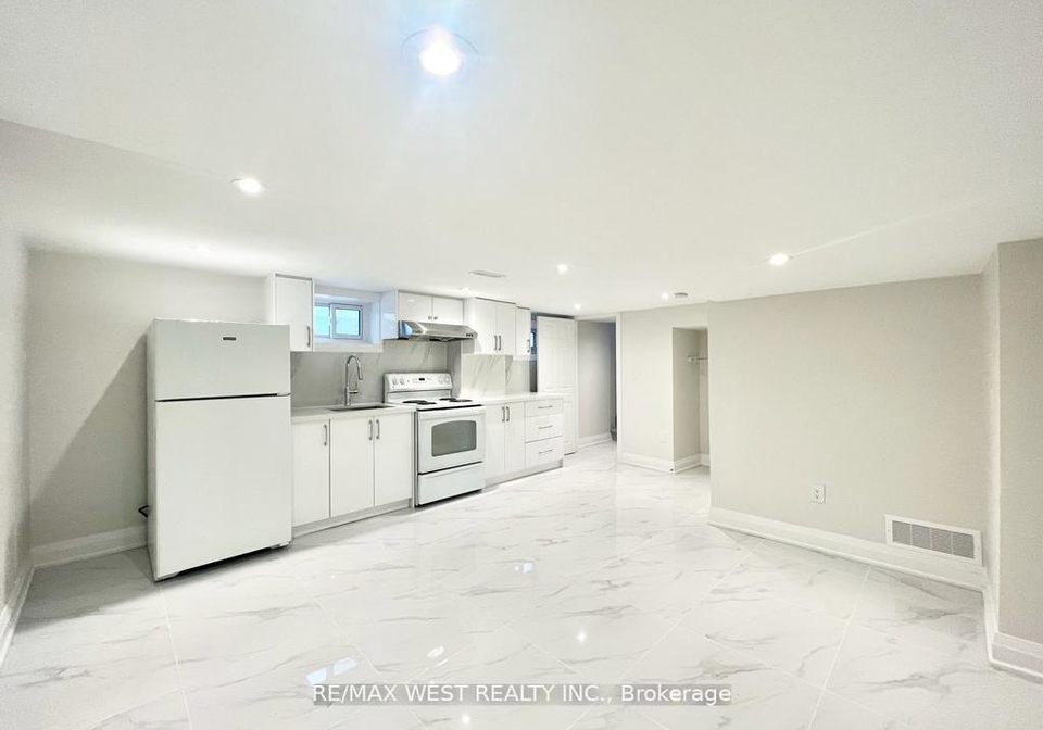 4-sutherland-avenue-east-york-ontario-e12963828