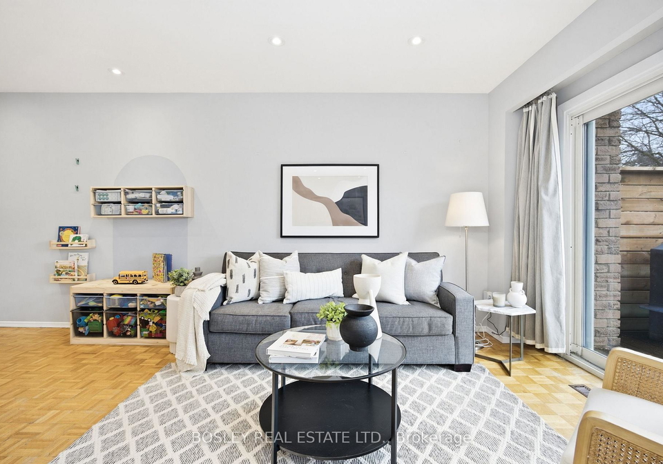 2807-st-clair-avenue-e-east-york-ontario-e12964528