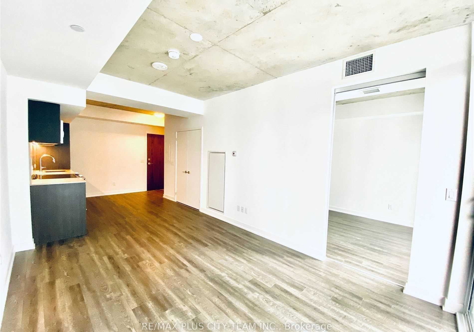 30-baseball-place-toronto-ontario-e12964814
