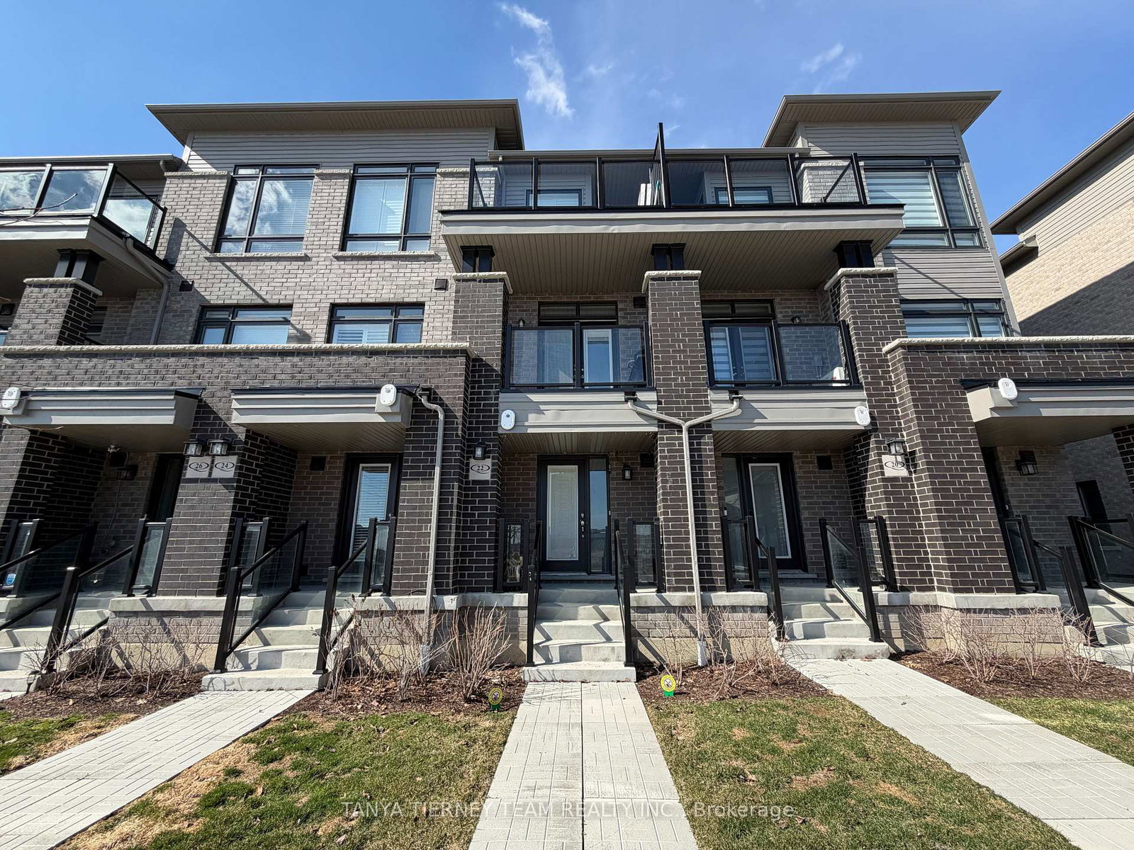 22-esquire-way-whitby-ontario-e12964920