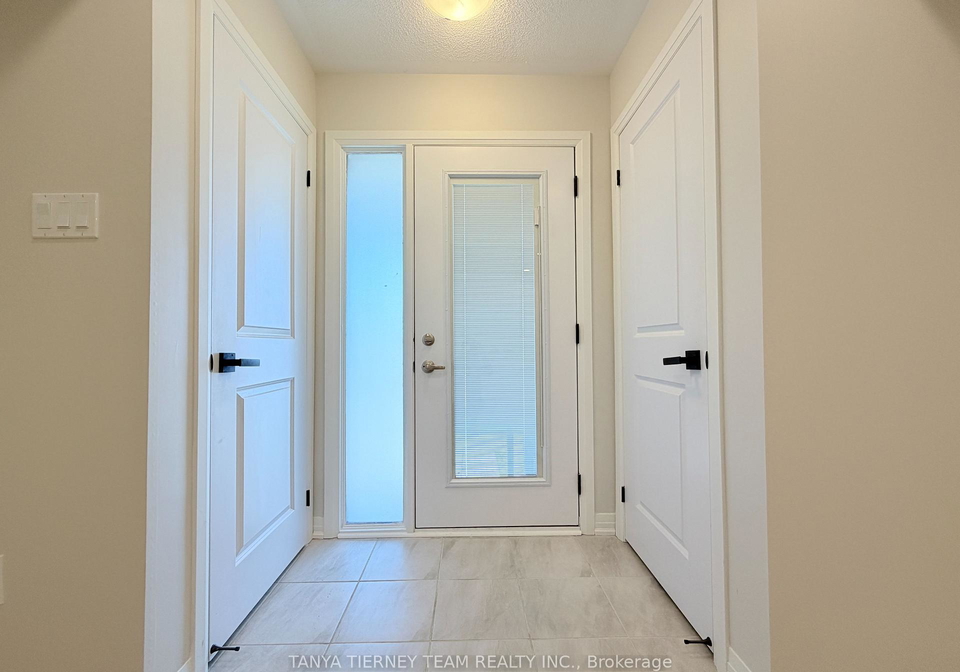 22-esquire-way-whitby-ontario-e12964920