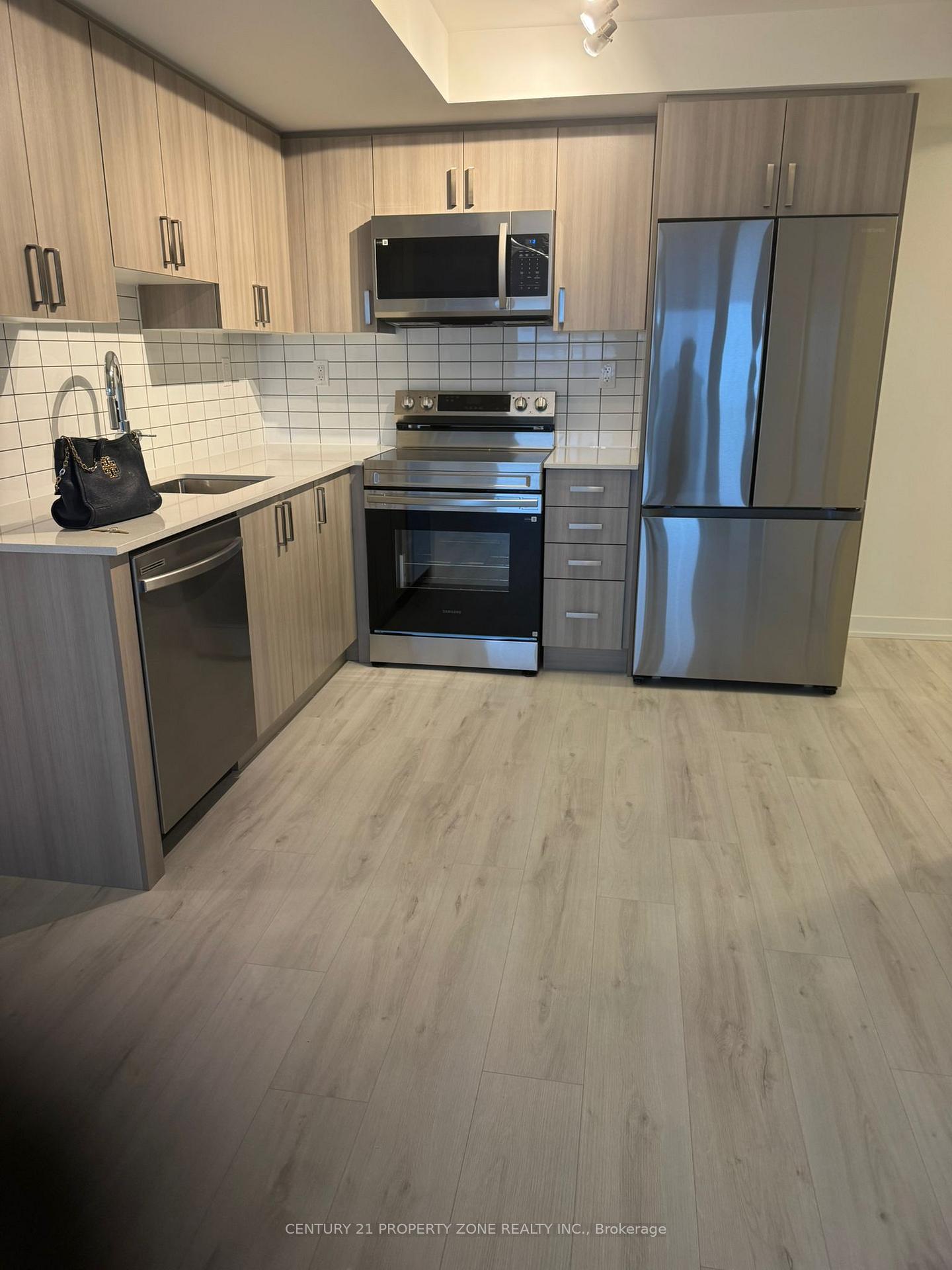 1010-sandy-beach-road-pickering-ontario-e12966210