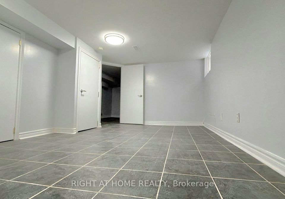408-strathmore-boulevard-east-york-ontario-e12968682