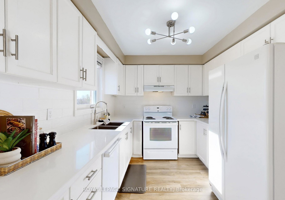 22-winter-court-whitby-ontario-e12968806