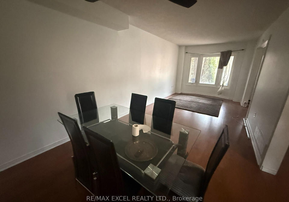 18-ducatel-crescent-ajax-ontario-e12969466