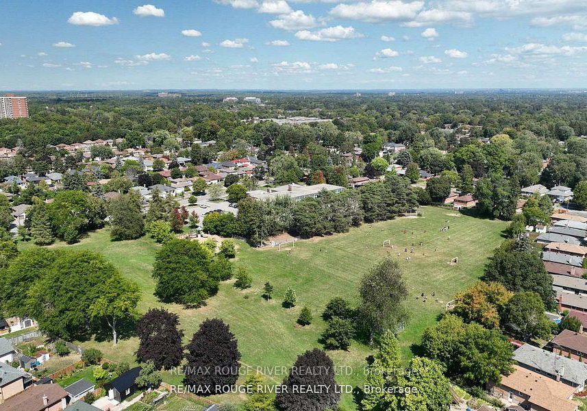 18-darlingside-drive-scarborough-ontario-e12969624