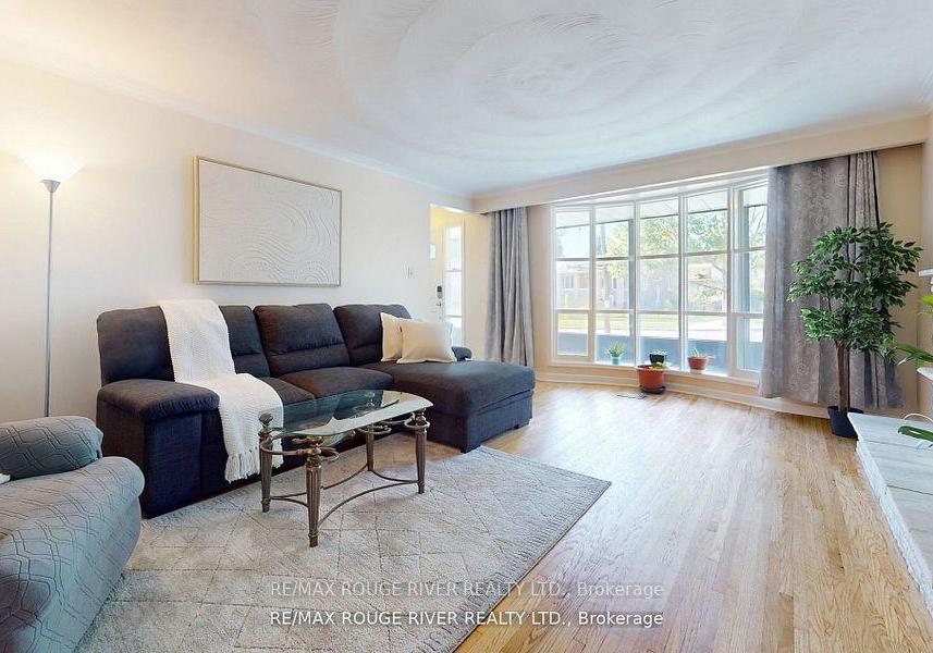 18-darlingside-drive-scarborough-ontario-e12969624