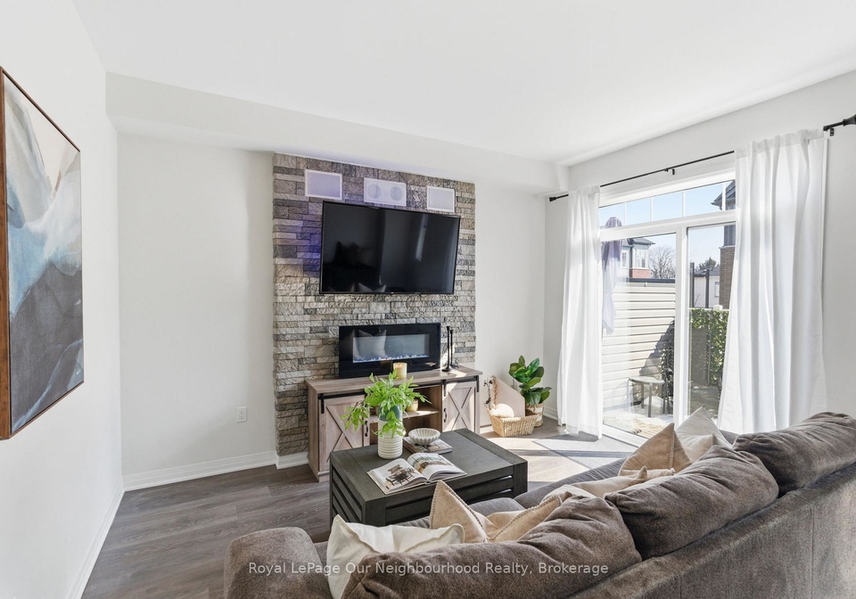 818-atwater-path-oshawa-ontario-e12973536