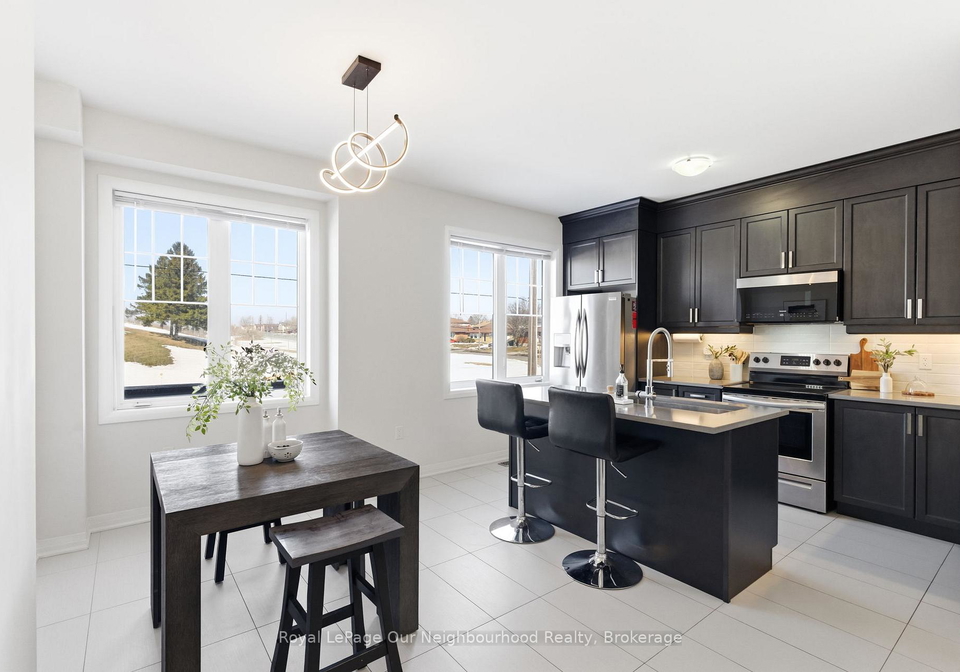 818-atwater-path-oshawa-ontario-e12973536