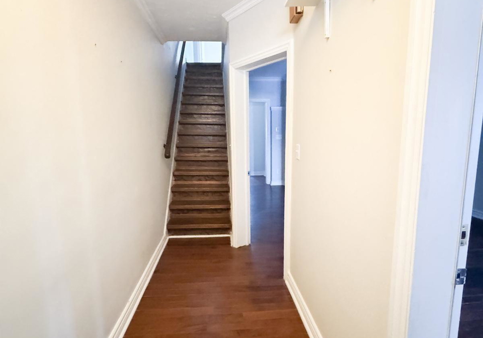 1529-queen-street-e-toronto-ontario-e12973648