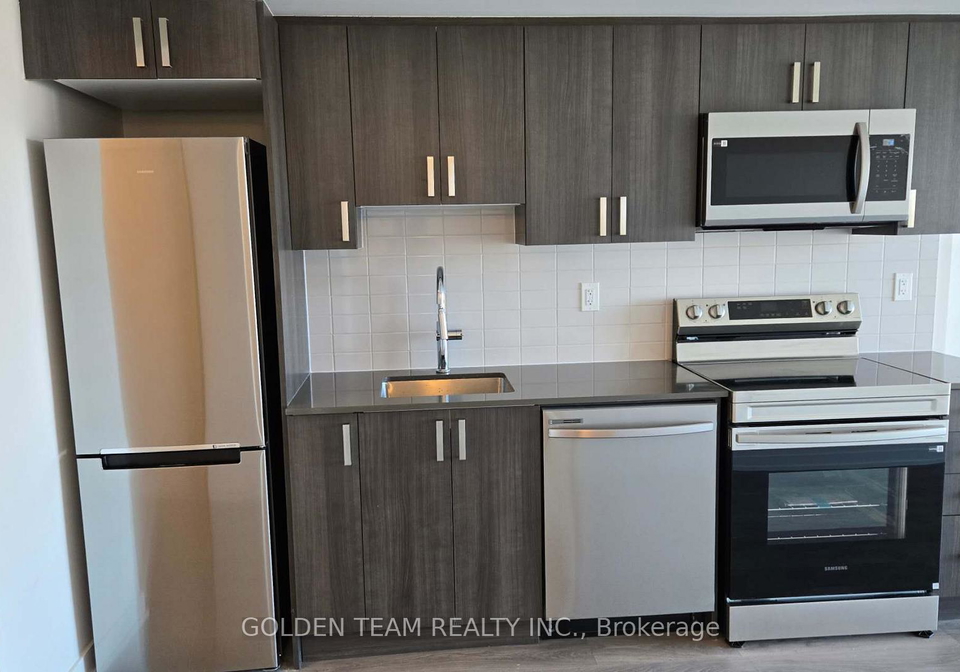 1010-sandy-beach-road-pickering-ontario-e12973722