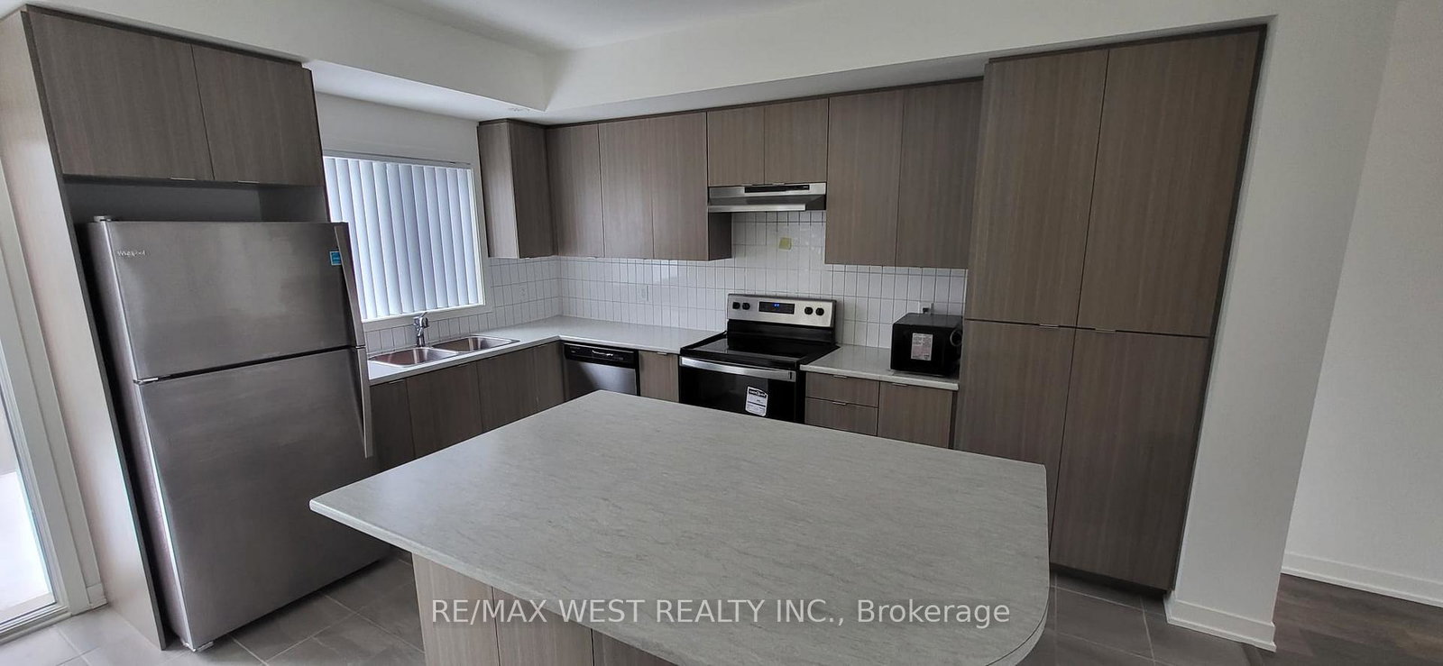 1525-kingston-road-pickering-ontario-e12975296