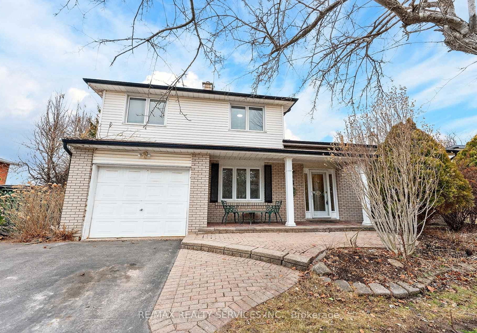 13-strathy-road-ajax-ontario-e12976568