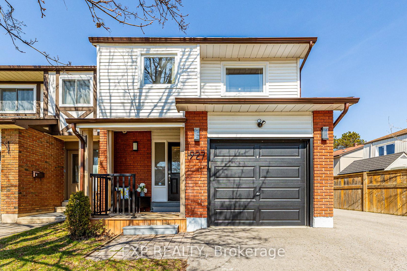 1927-memory-lane-pickering-ontario-e12977338