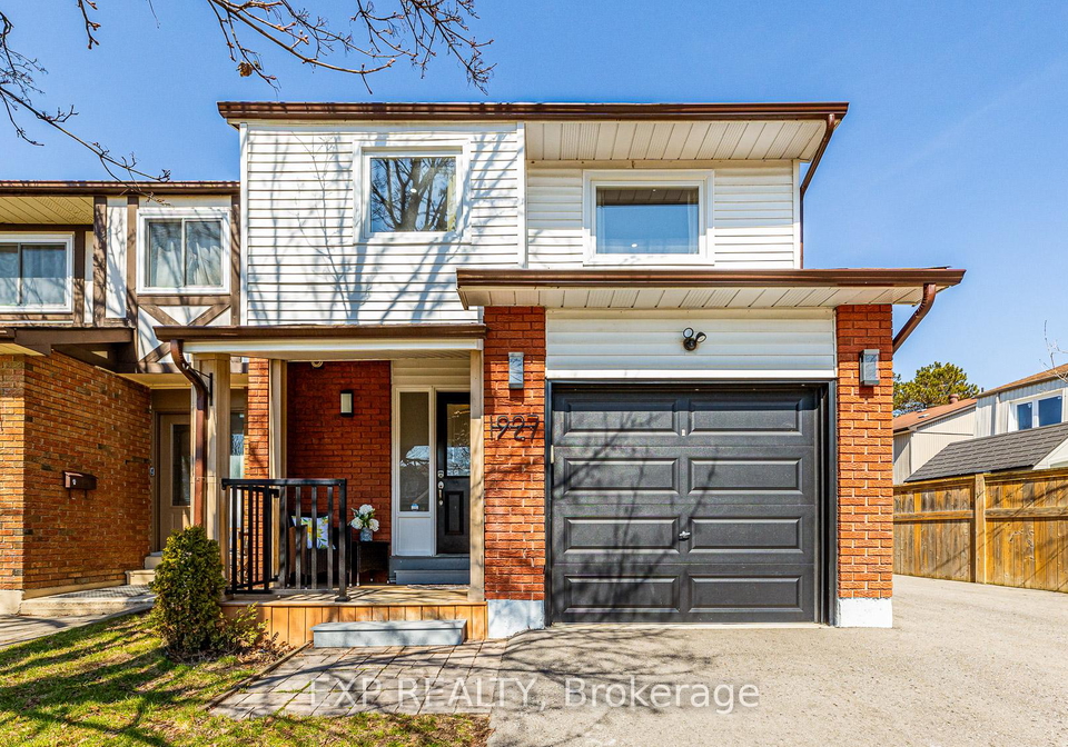 1927-memory-lane-pickering-ontario-e12977338