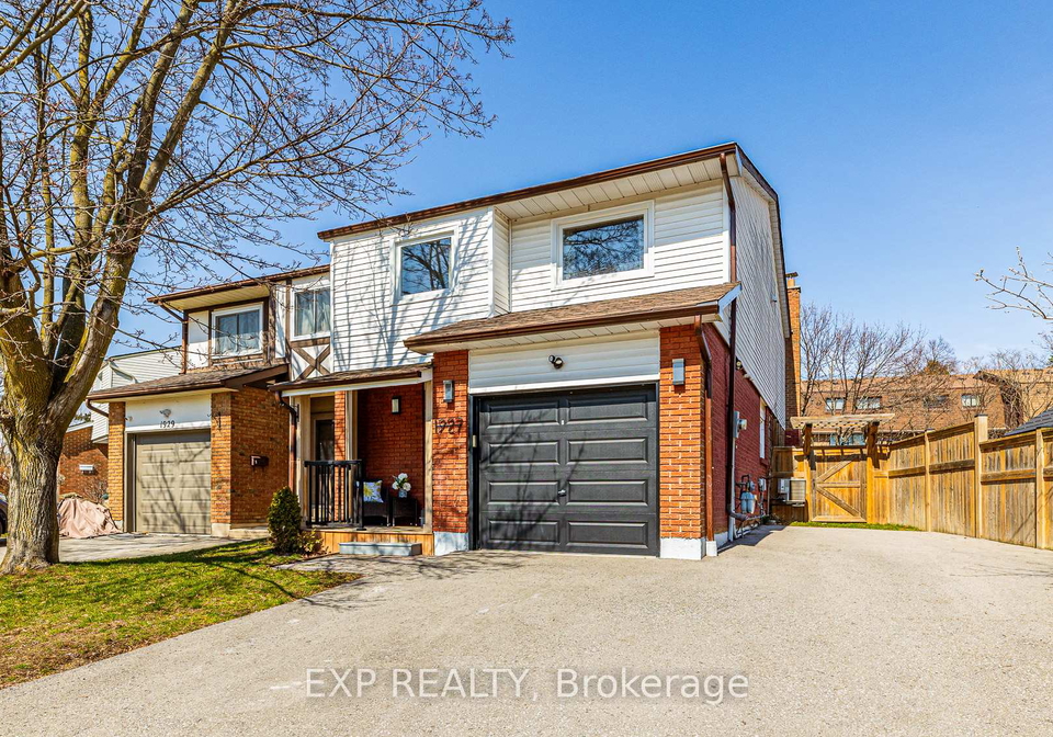 1927-memory-lane-pickering-ontario-e12977338